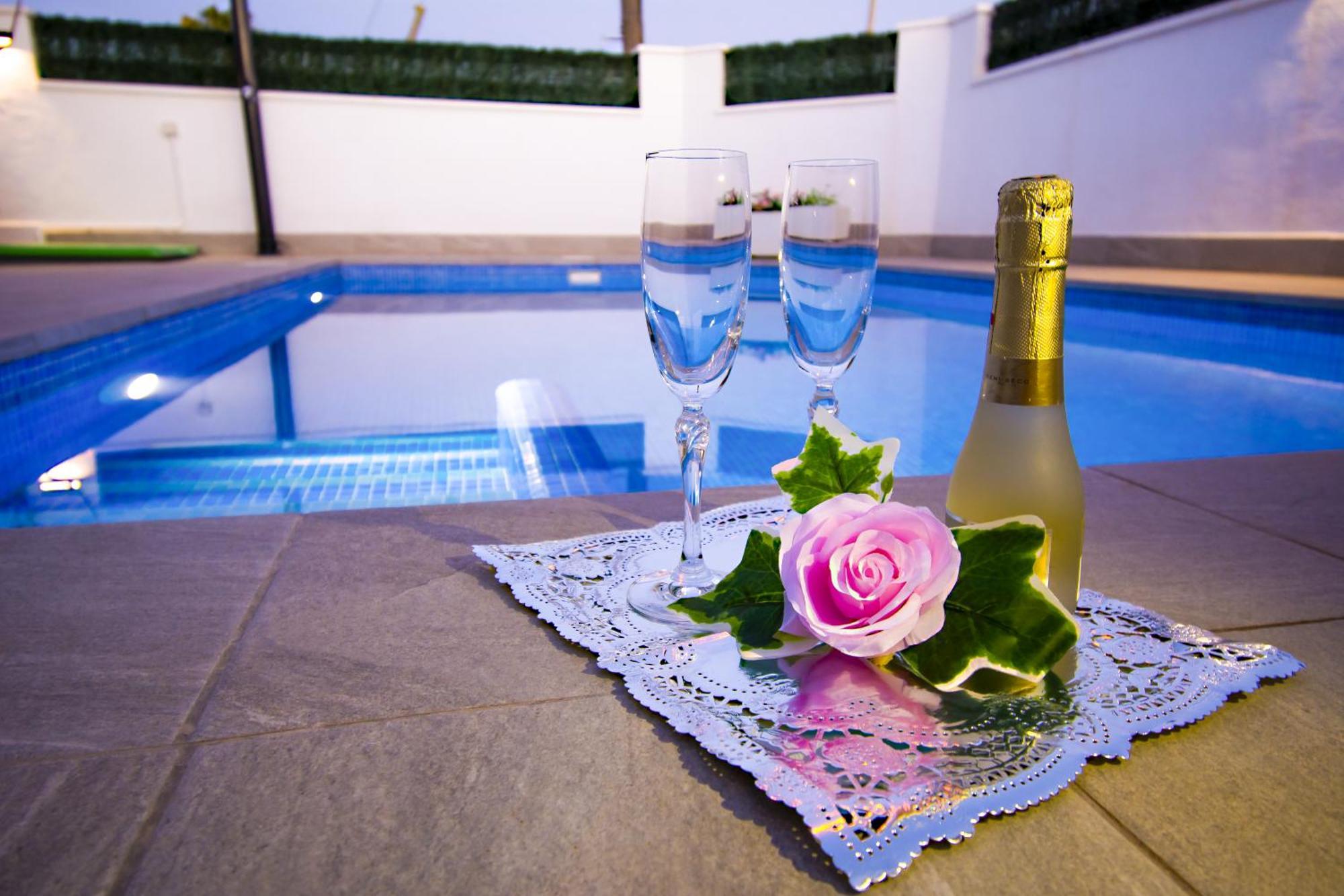 Casa Soleada Piscina Climatizada Y Privada Hébergement de vacances Santiago De La Ribera